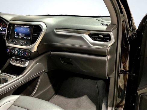 Used 2023 GMC Acadia SLT image 17