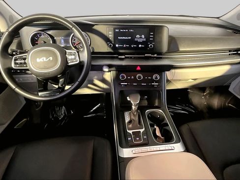 Used 2023 Kia Carnival LX FWD image 30