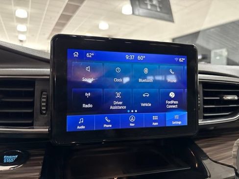 Used 2023 Ford Explorer Limited AWD/4WD image 26