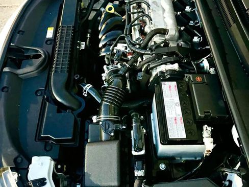Used 2022 Toyota Corolla LE FWD image 29
