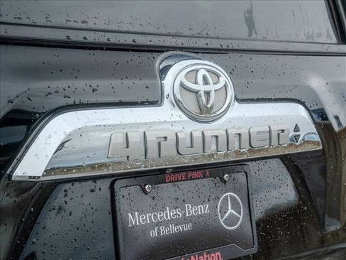 Used 2015 Toyota 4Runner Limited image 11