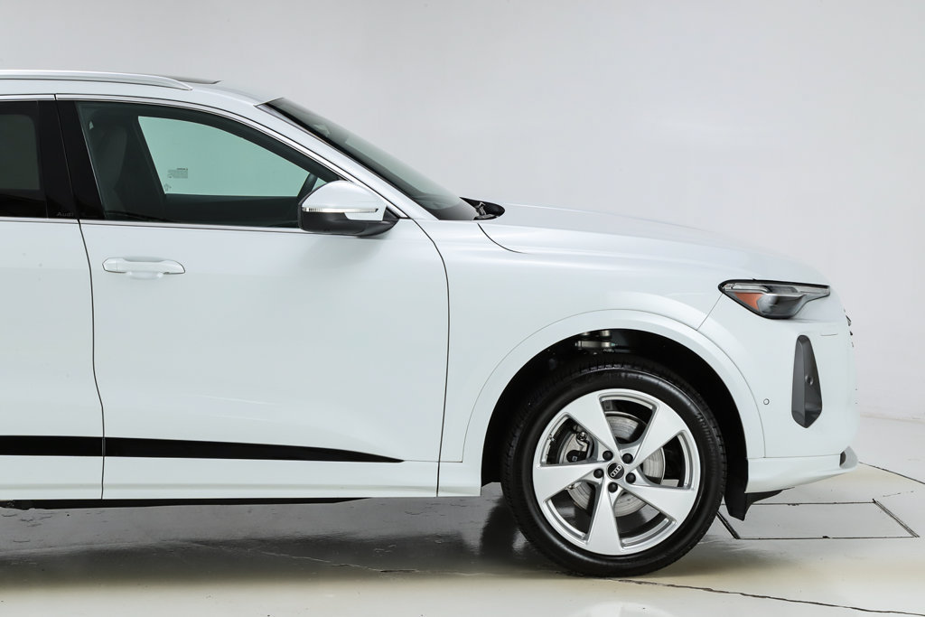 Used 2025 Audi Q5 Premium w/ Premium Plus AWD/4WD image 25