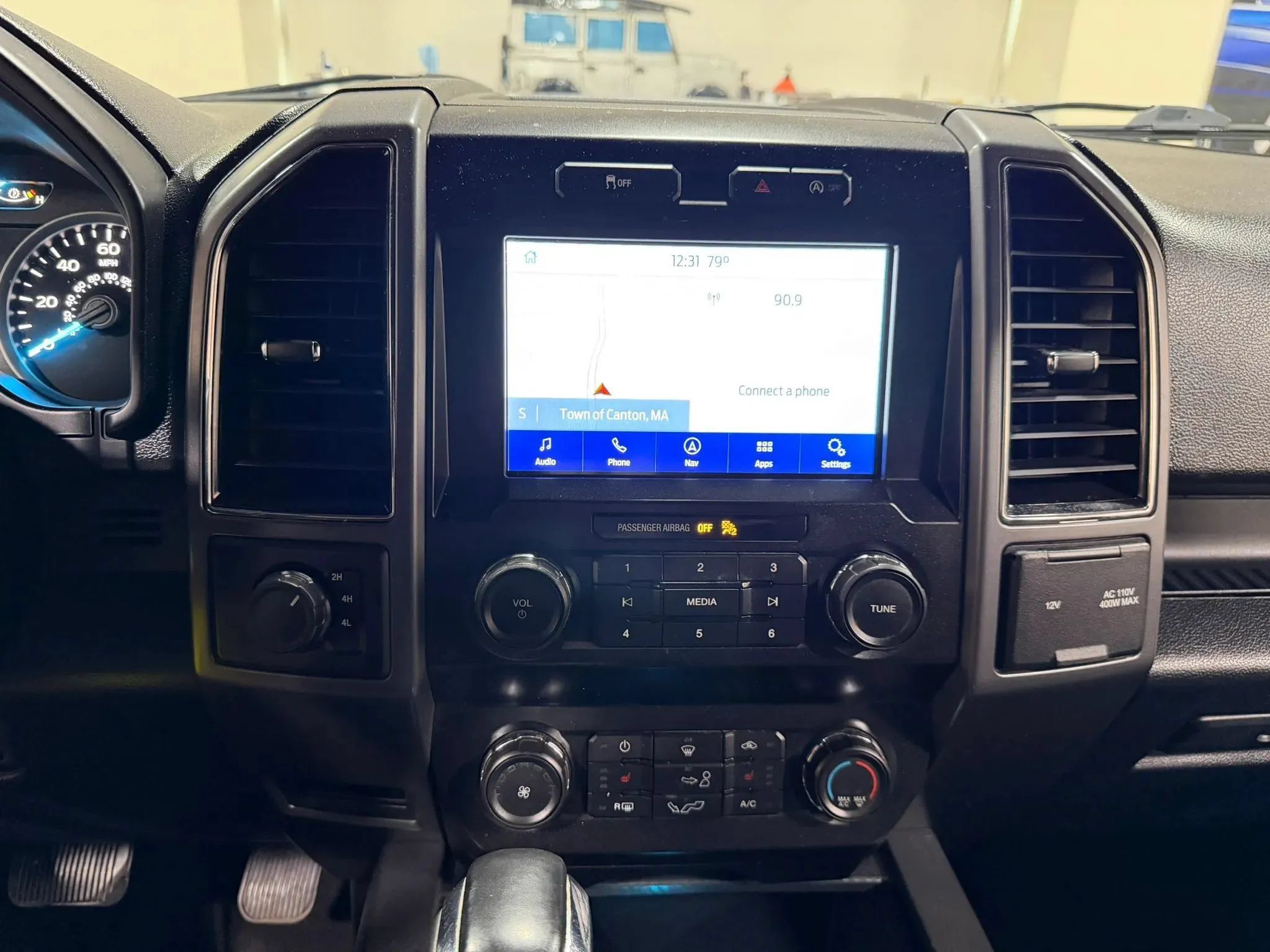 Used 2020 Ford F150 XLT w/ Equipment Group 302A Luxury AWD/4WD image 40