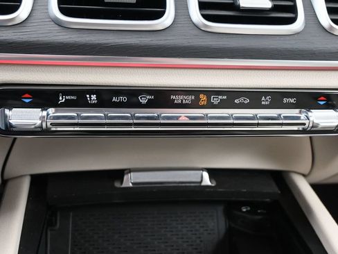 Used 2020 Mercedes-Benz GLE 350 4MATIC w/ Premium Package image 13
