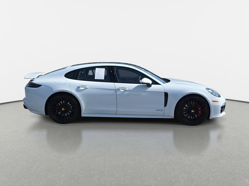 Used 2020 Porsche Panamera GTS image 4