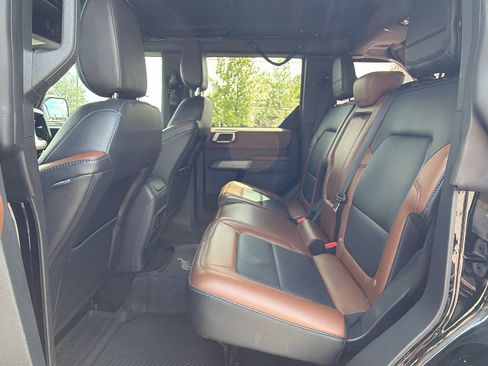 Used 2023 Ford Bronco Outer Banks w/ Sasquatch Package AWD/4WD image 15