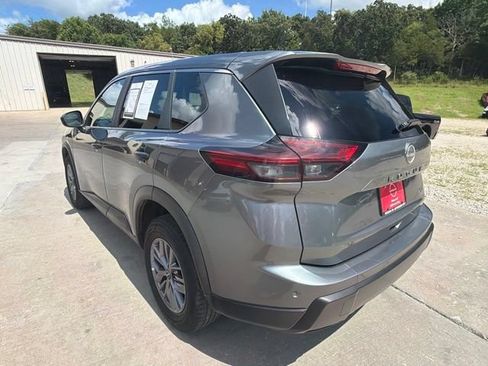 Used 2024 Nissan Rogue S AWD/4WD image 5