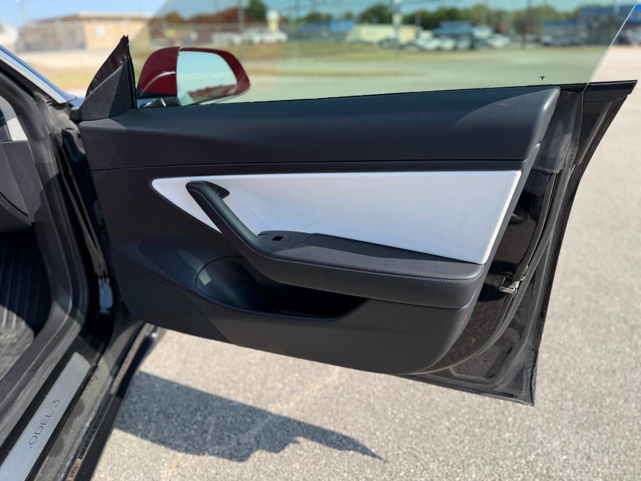 Used 2020 Tesla Model 3 Standard Range RWD image 17