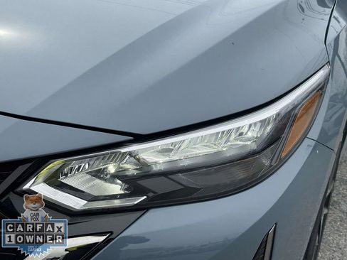 Used 2024 Nissan Sentra SR w/ SR Premium Package image 9
