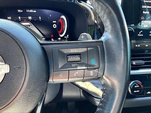 Used 2022 Nissan Pathfinder Platinum w/ Cargo Package FWD image 20