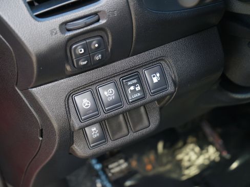 Used 2015 Nissan Leaf SL w/ Premium Package image 11