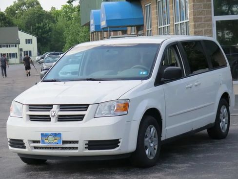 Used 2010 Dodge Grand Caravan SE w/ Climate Group FWD image 2