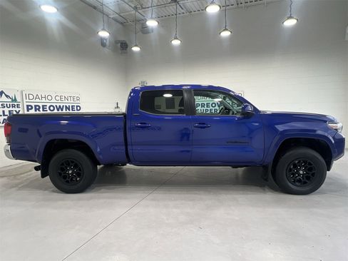 Used 2022 Toyota Tacoma SR5 image 9