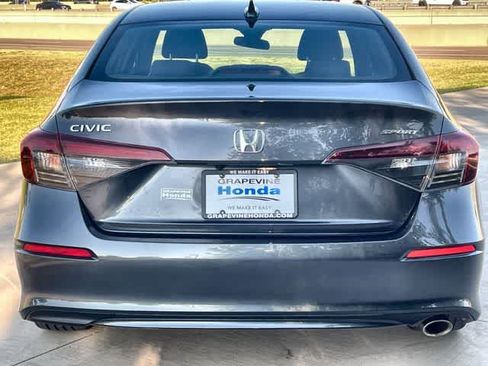 Used 2025 Honda Civic Sport image 6