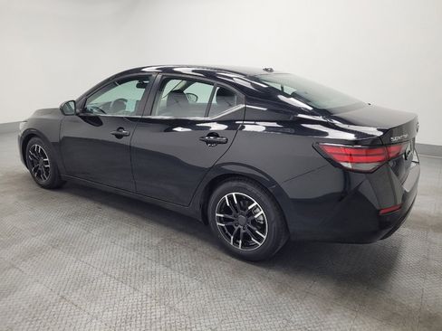 Used 2021 Nissan Sentra SV image 3