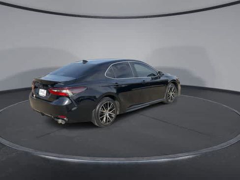 Used 2024 Toyota Camry SE w/ Convenience Package FWD image 8