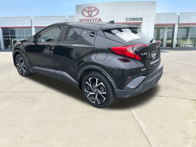 Used 2018 Toyota C-HR XLE FWD image 3