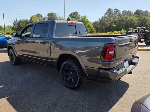 Used 2026 RAM 1500 4x4 Crew Cab image 8