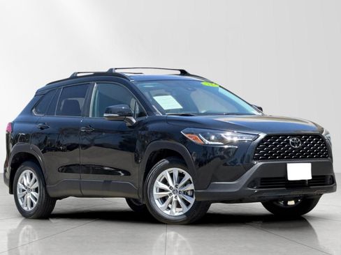 Used 2022 Toyota Corolla Cross LE w/ Moonroof Package AWD/4WD image 1