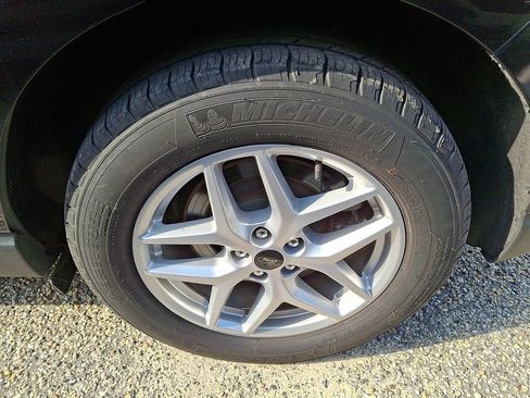 Used 2024 Ford Edge SEL w/ Convenience Package AWD/4WD image 8