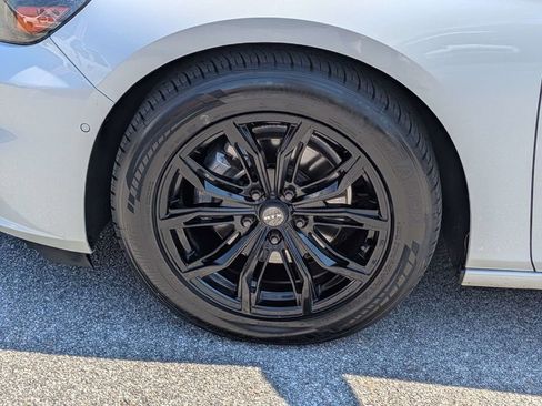 Used 2017 Chevrolet Malibu Premier w/ Premier Sun and Wheel Package FWD image 12
