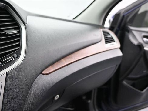 Used 2018 Hyundai Santa Fe Limited image 15