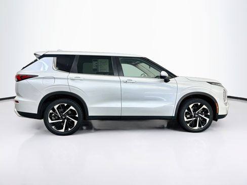 Used 2024 Mitsubishi Outlander SE AWD/4WD image 10
