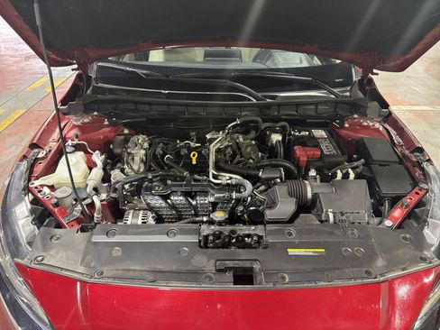 Used 2025 Nissan Altima 2.5 SV FWD image 26