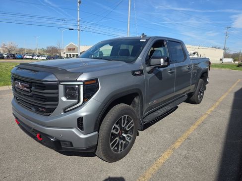 Used 2024 GMC Sierra 1500 AT4 w/ Technology Package image 8