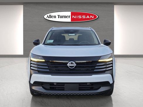 New 2026 Nissan Kicks SV w/ SV Premium Package image 4