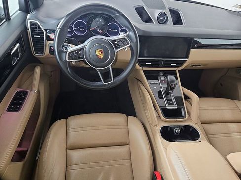 Used 2020 Porsche Cayenne AWD/4WD image 12