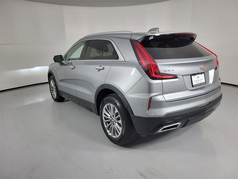 Certified 2025 Cadillac XT4 Premium Luxury image 3