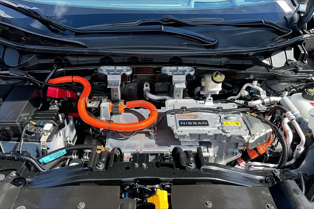 Used 2024 Nissan Ariya AWD image 32