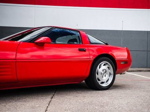 Used 1994 Chevrolet Corvette Coupe RWD image 27