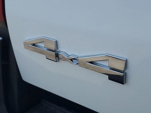 Used 2025 Toyota Tacoma SR5 image 7