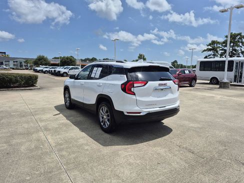 Used 2024 GMC Terrain SLT FWD image 15
