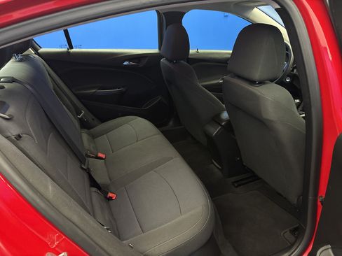 Used 2018 Chevrolet Cruze LS FWD image 21
