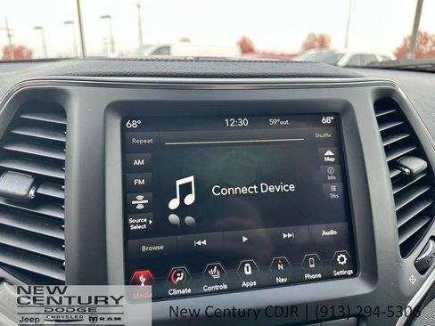 Used 2023 Jeep Cherokee Altitude Lux AWD/4WD image 29