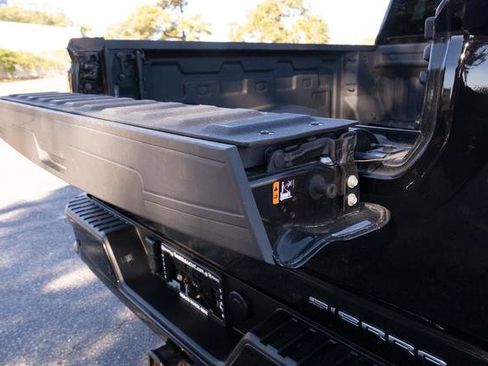 Used 2024 GMC Sierra 2500 Denali Ultimate image 11