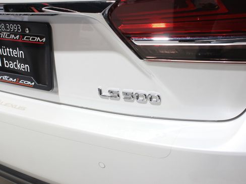 Used 2020 Lexus LS 500 w/ Luxury Package image 16