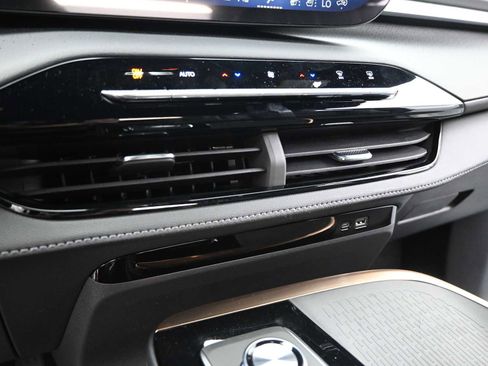 Used 2026 Buick Enclave Avenir w/ Super Cruise Package image 18