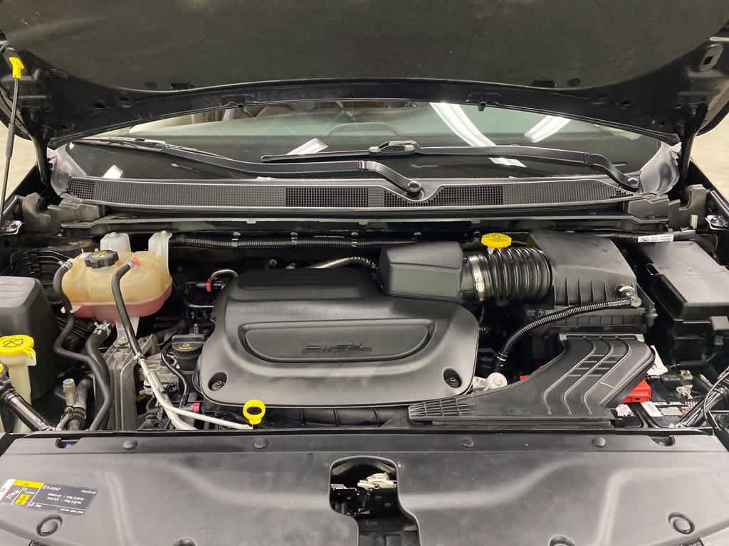 Used 2023 Chrysler Pacifica Touring-L FWD image 11