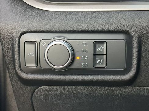Certified 2021 Ford Explorer XLT RWD image 64