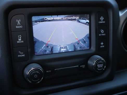 Used 2019 Jeep Wrangler Unlimited Sport AWD/4WD image 5