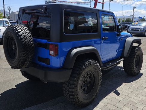 Used 2012 Jeep Wrangler Rubicon w/ PWR Convenience Group AWD/4WD image 6