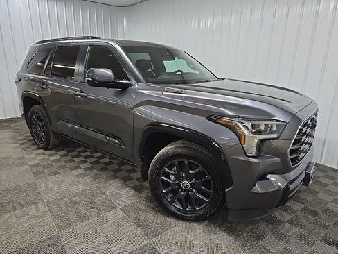 Used 2024 Toyota Sequoia Platinum AWD/4WD image 7