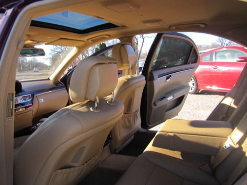 Used 2012 Mercedes-Benz S 550 4MATIC image 21