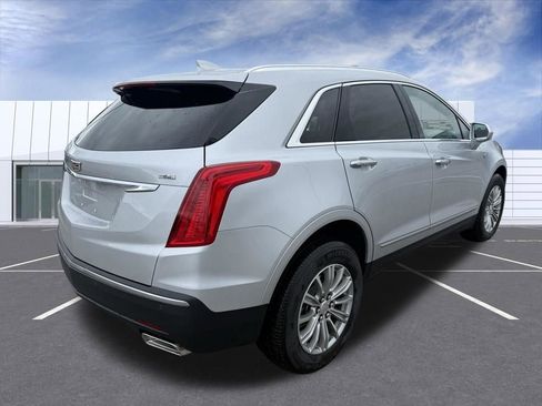 Used 2017 Cadillac XT5 Luxury w/ Driver Awareness Package image 3