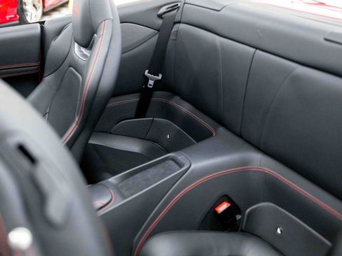 Used 2019 Ferrari Portofino RWD image 82