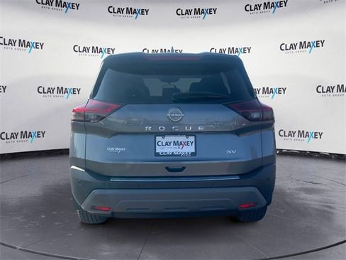 Used 2023 Nissan Rogue SV image 4
